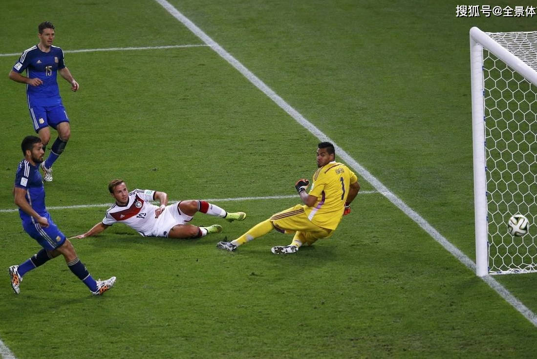 开云中国官网埃因霍温发布备战花絮；冲刺阶段完成体检；德国杯任务艰巨；心理建设被强调的简单介绍